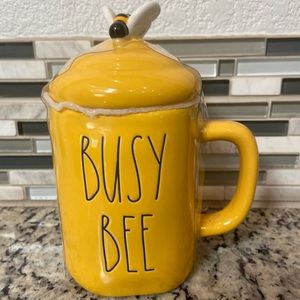 Rae Dunn BUSY BEE Yellow Coffee Tea Cup Mug w/ Beehive Topper Lid Cover